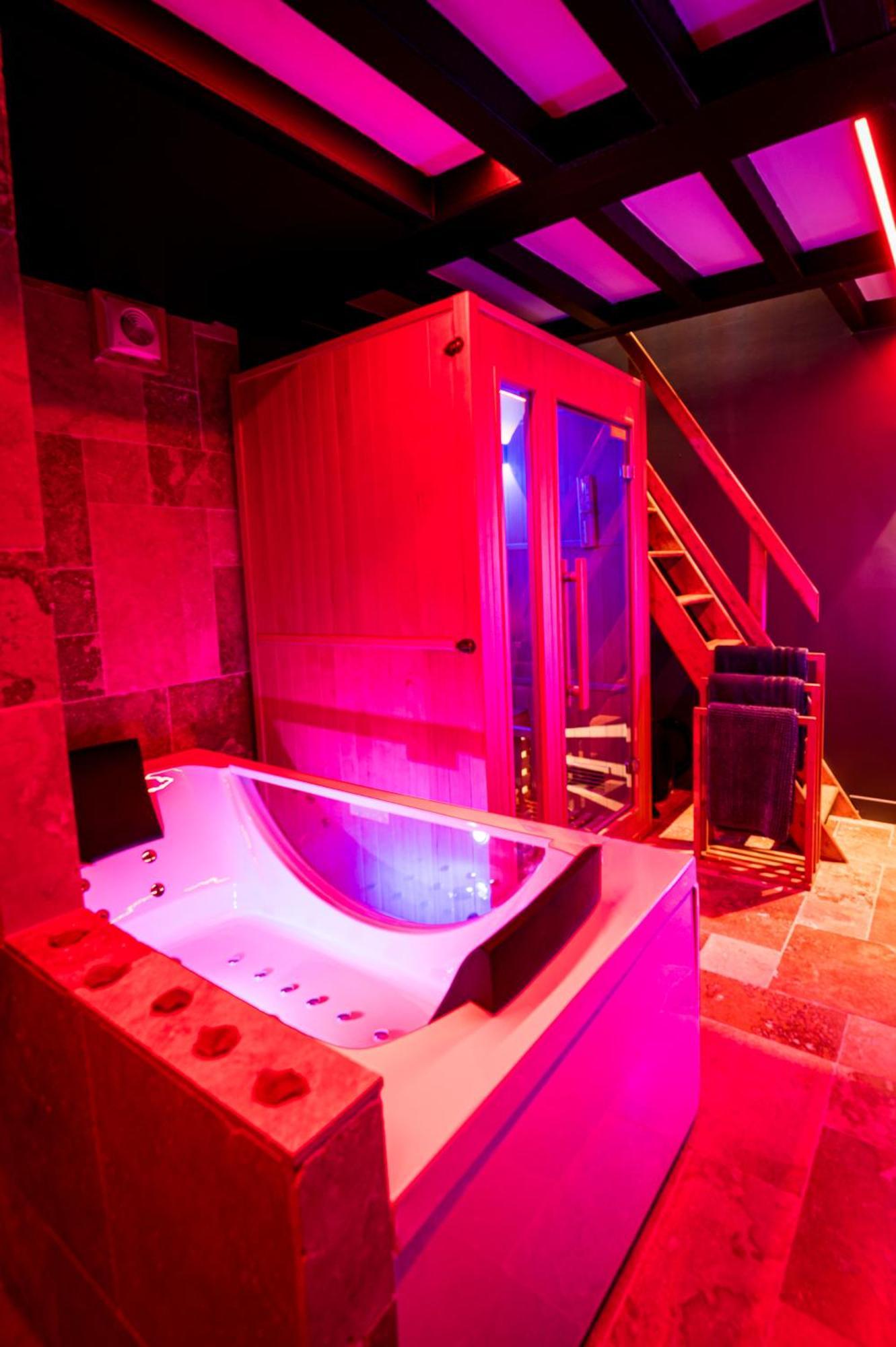 Loveroom Sauna, Balneo, Parking Prive Dans Le Centre De 翁弗勒尔 客房 照片