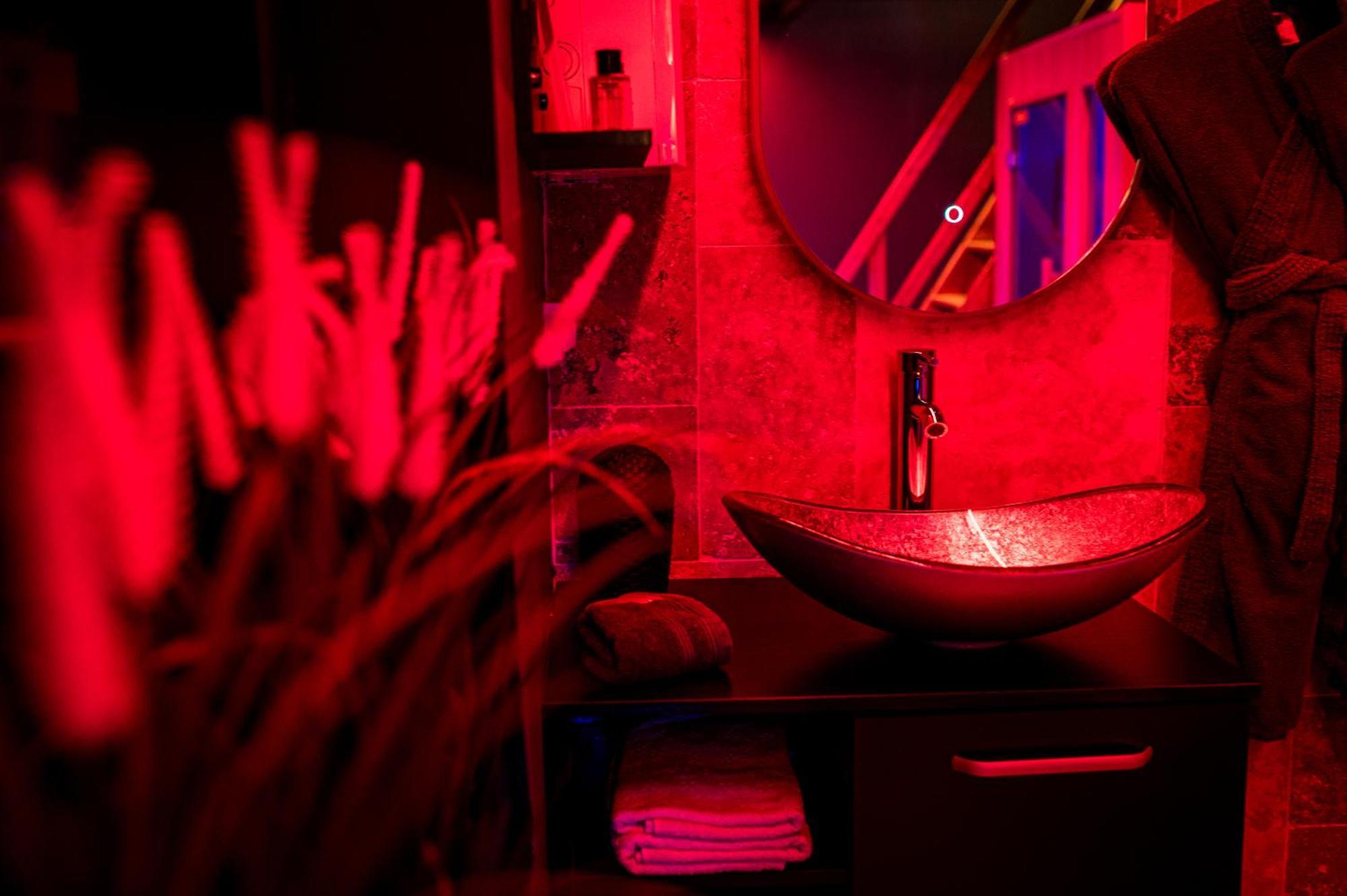 Loveroom Sauna, Balneo, Parking Prive Dans Le Centre De 翁弗勒尔 客房 照片