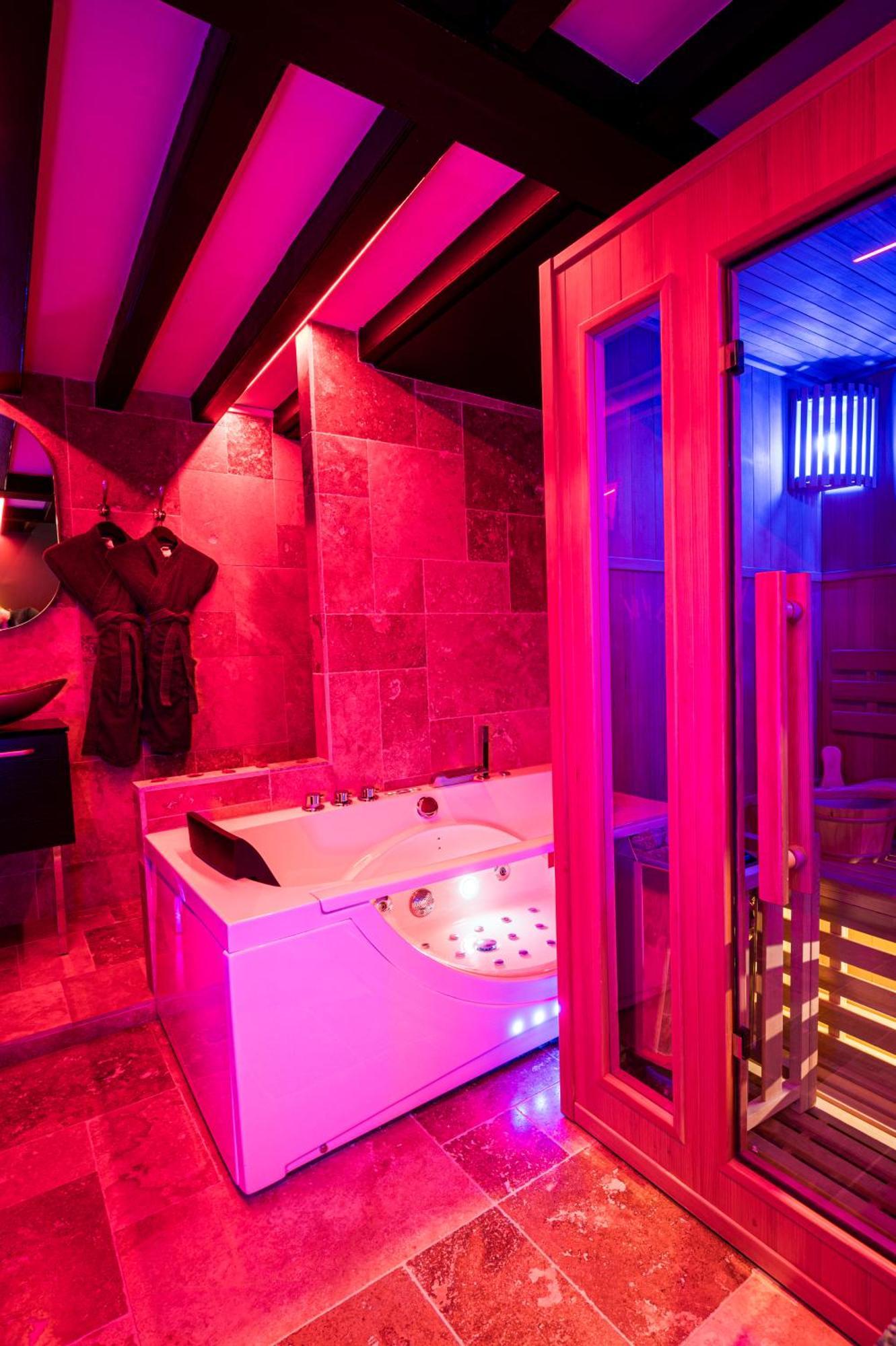 Loveroom Sauna, Balneo, Parking Prive Dans Le Centre De 翁弗勒尔 客房 照片