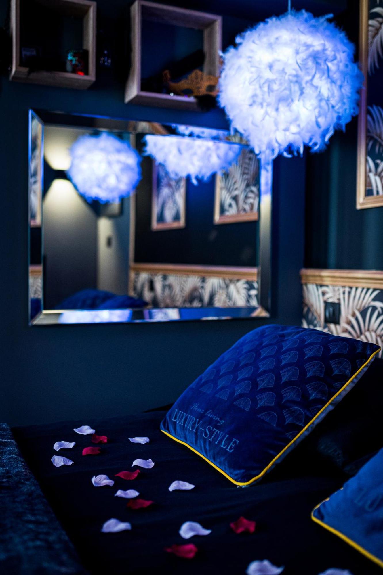 Loveroom Sauna, Balneo, Parking Prive Dans Le Centre De 翁弗勒尔 客房 照片