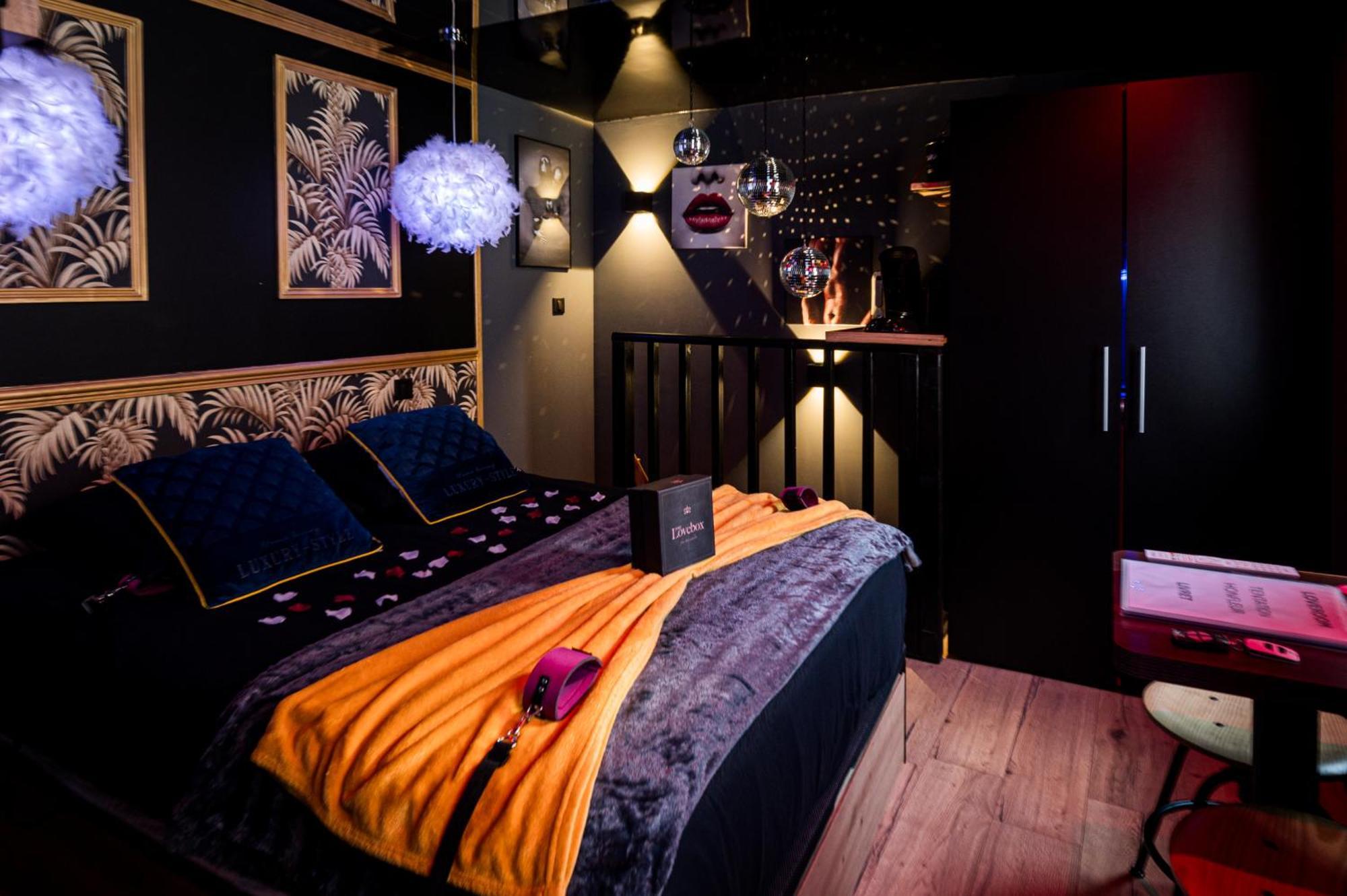 Loveroom Sauna, Balneo, Parking Prive Dans Le Centre De 翁弗勒尔 客房 照片